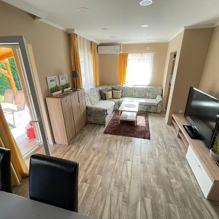 Balatonkeresztúr Lilla Apartman מראה חיצוני תמונה