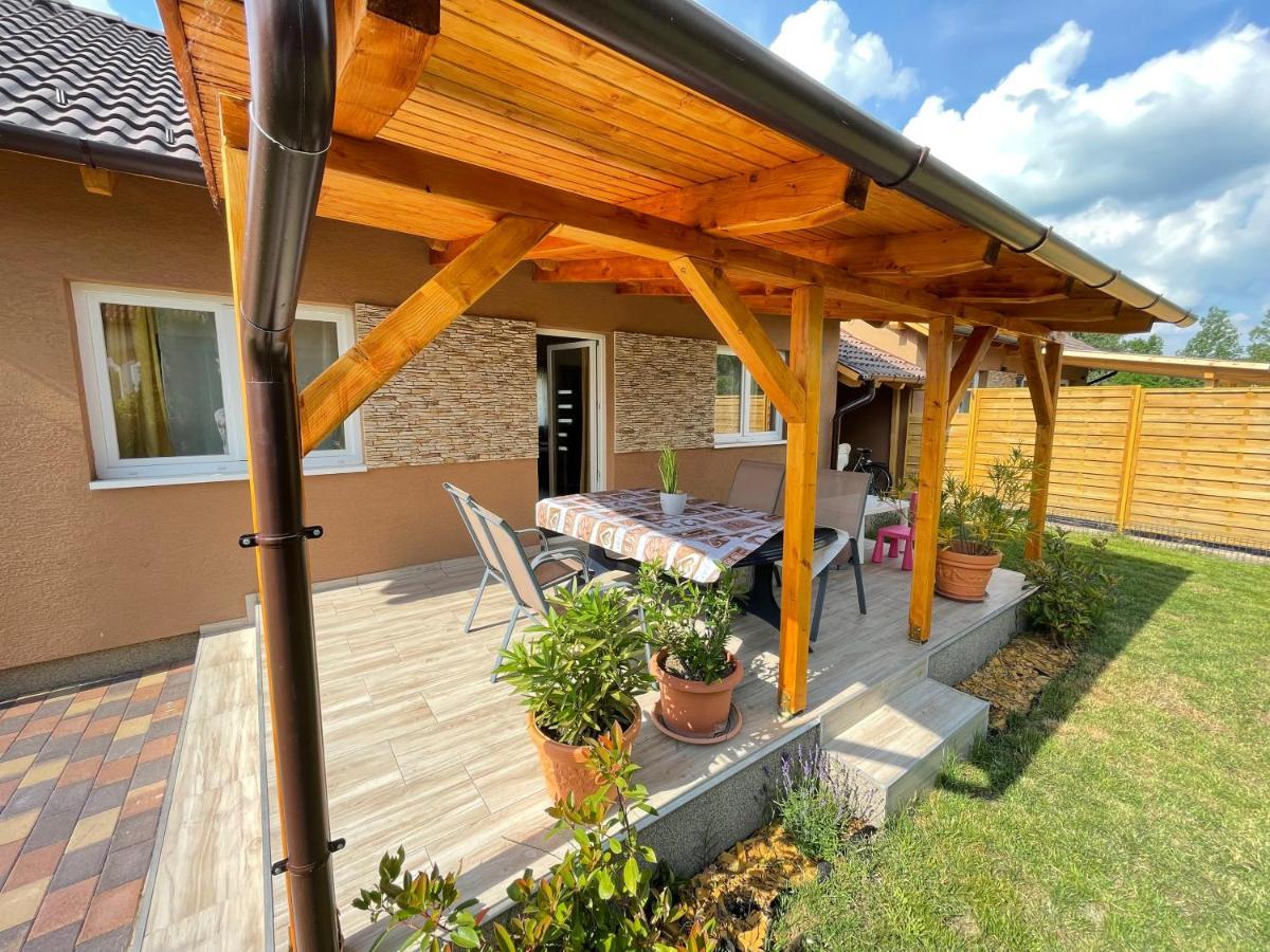 Balatonkeresztúr Lilla Apartman מראה חיצוני תמונה
