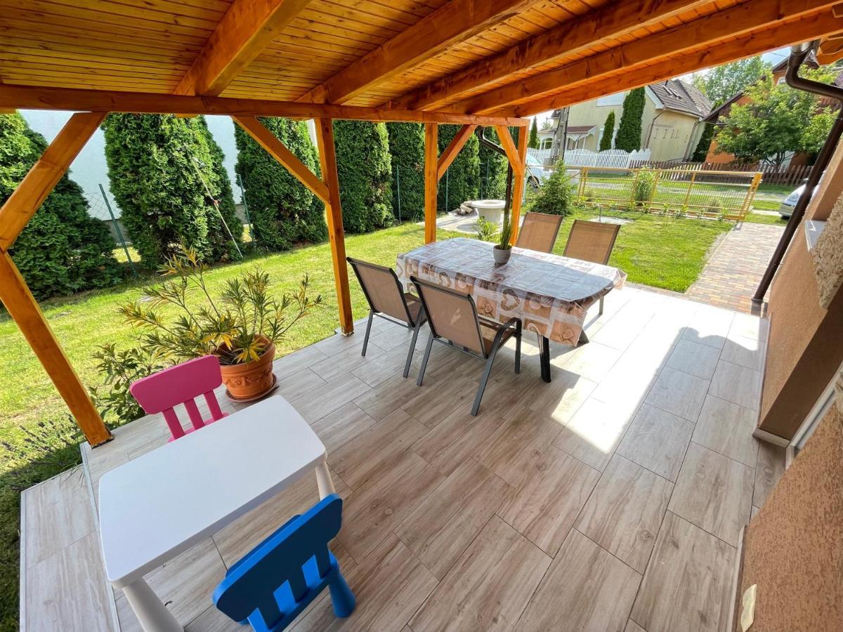 Balatonkeresztúr Lilla Apartman מראה חיצוני תמונה