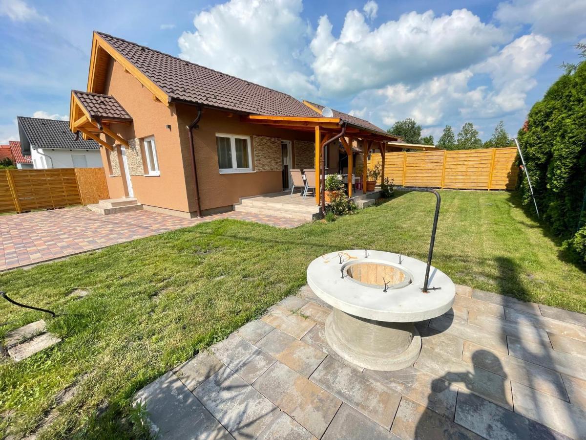 Balatonkeresztúr Lilla Apartman מראה חיצוני תמונה