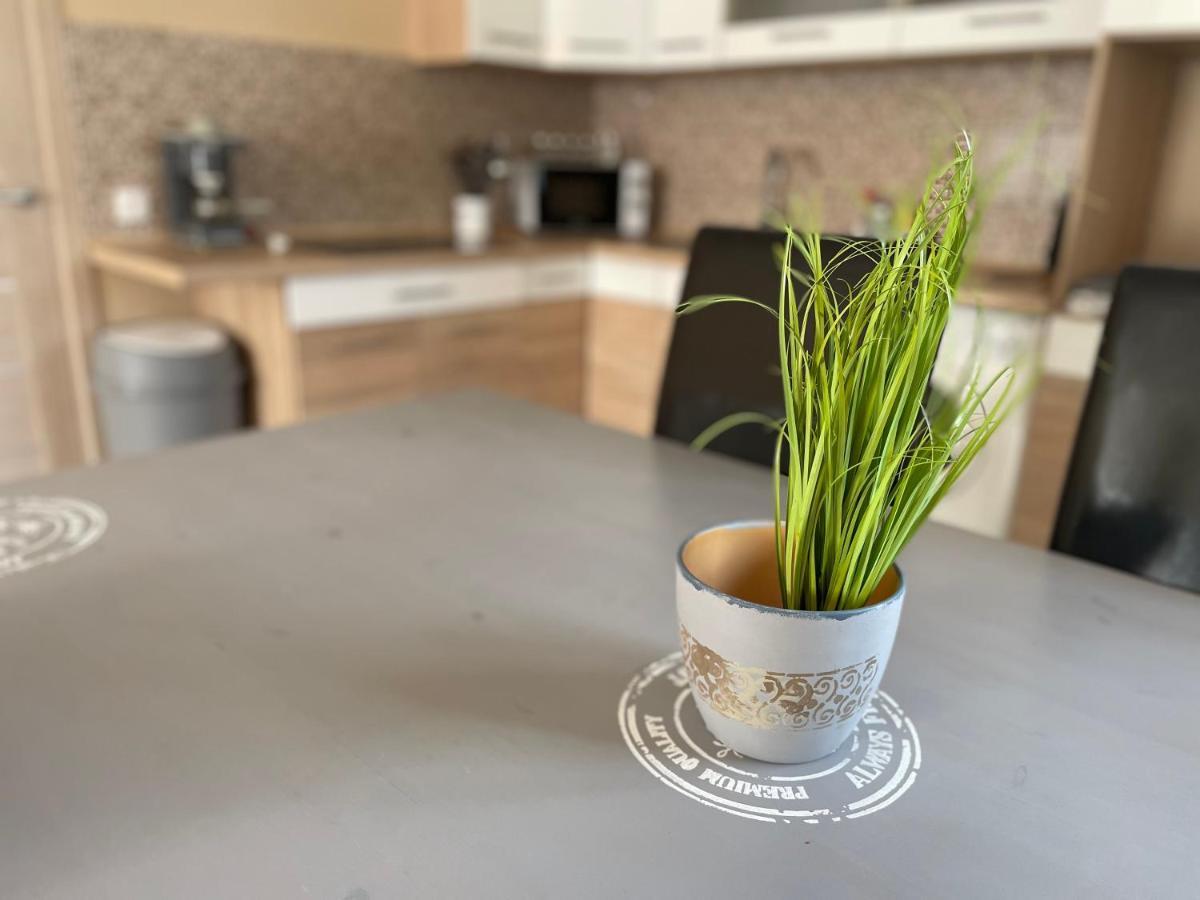 Balatonkeresztúr Lilla Apartman מראה חיצוני תמונה